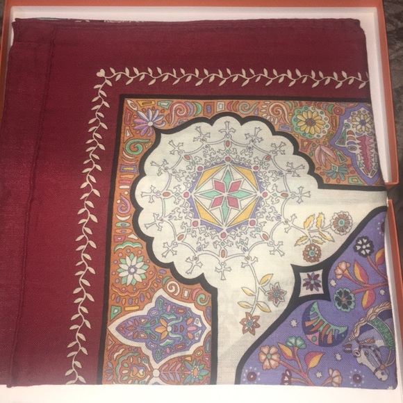 { Hermès } Aux Portes Du Palais Bordeaux Scarf - Picture 8 of 8